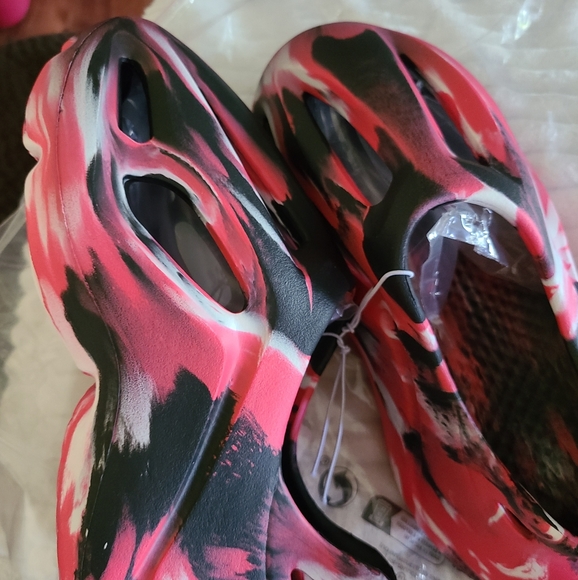 New Unisex Rubber Slides - Picture 2 of 3